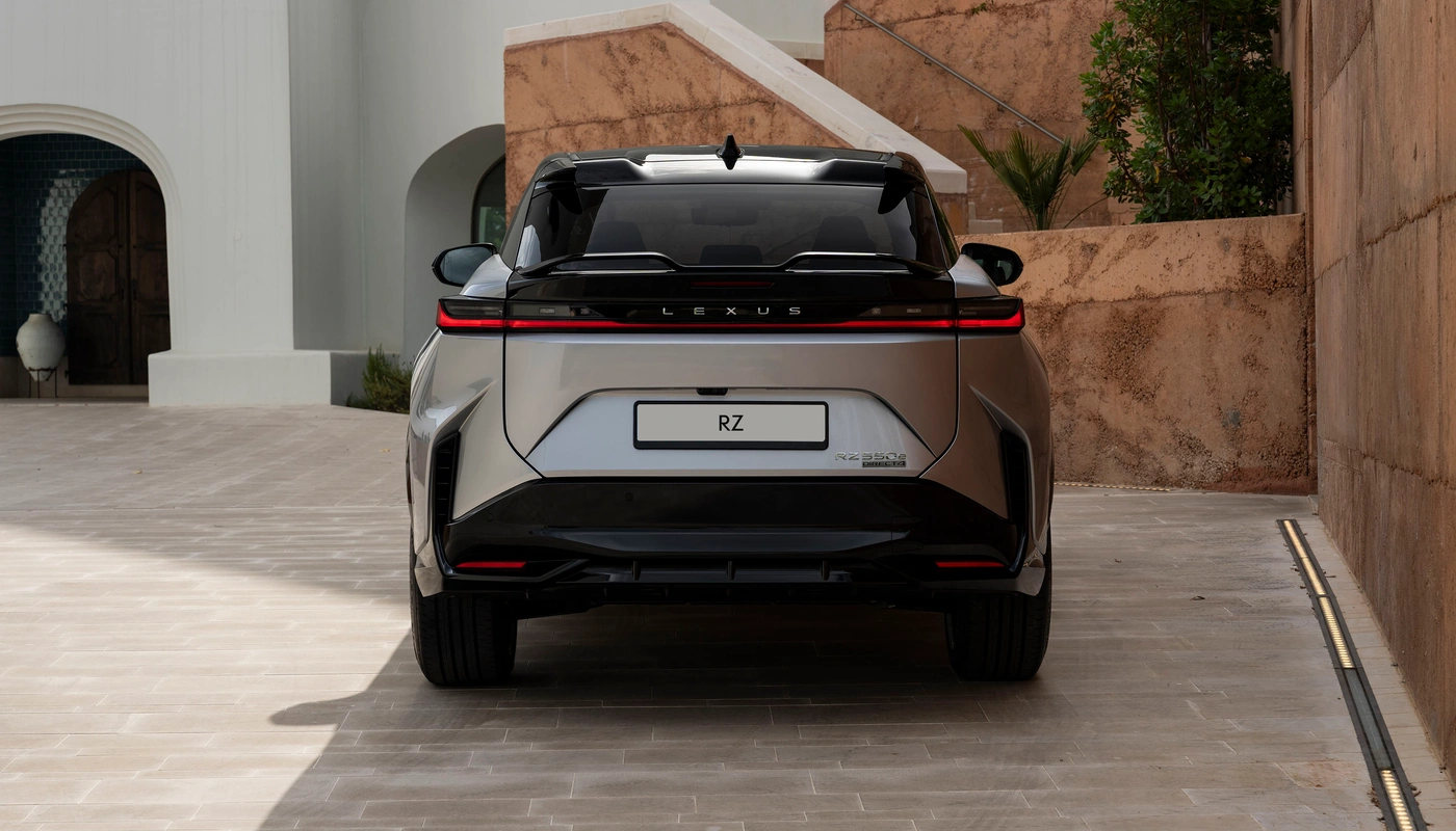 Lexus Rz F Sport - Contexto Entorno Real Contexto Aparcado Exterior Trasera