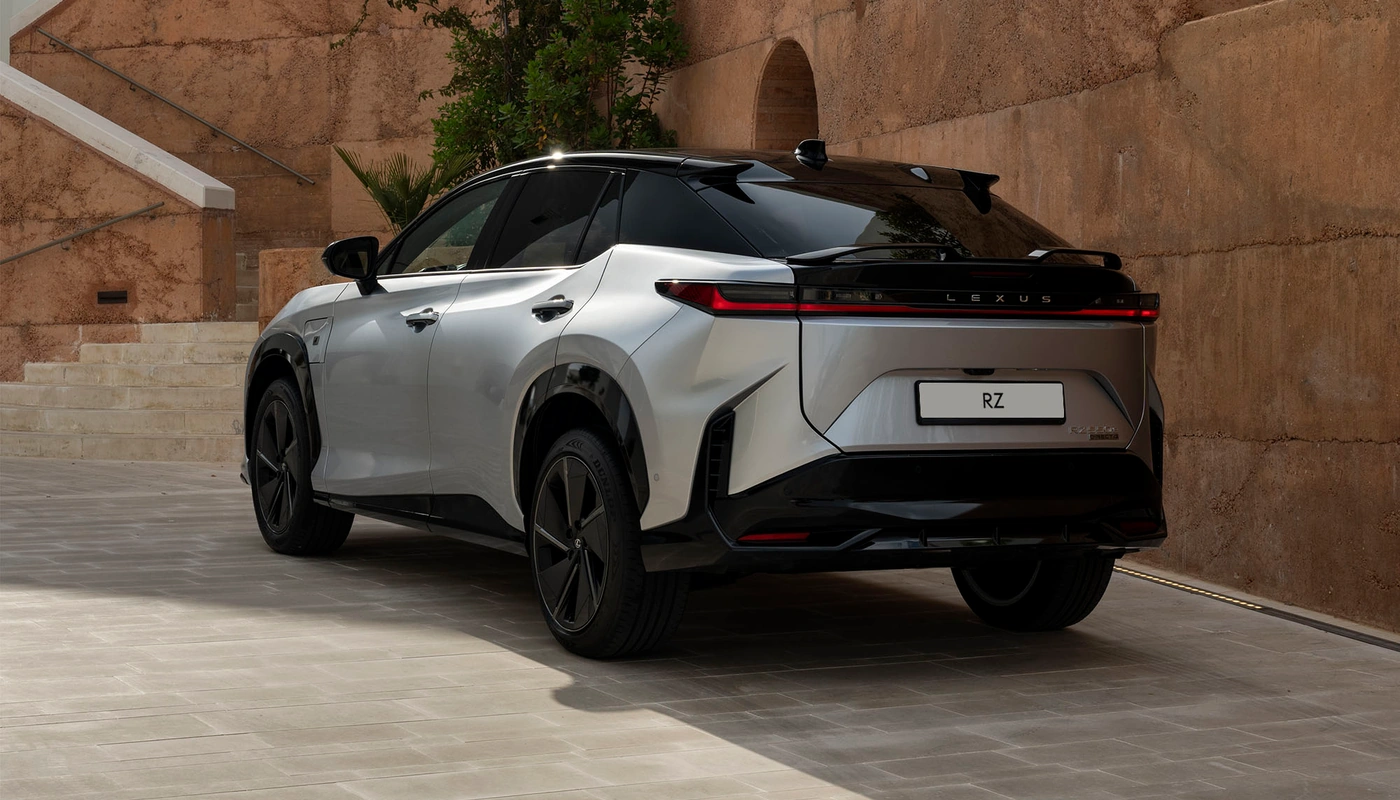 Lexus Rz F Sport - Contexto Entorno Real Contexto Aparcado Exterior Trasera Derecha