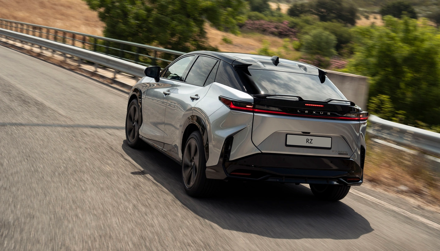 Lexus Rz F Sport - Contexto Entorno Real Contexto Conduciendo Exterior Trasera Derecha