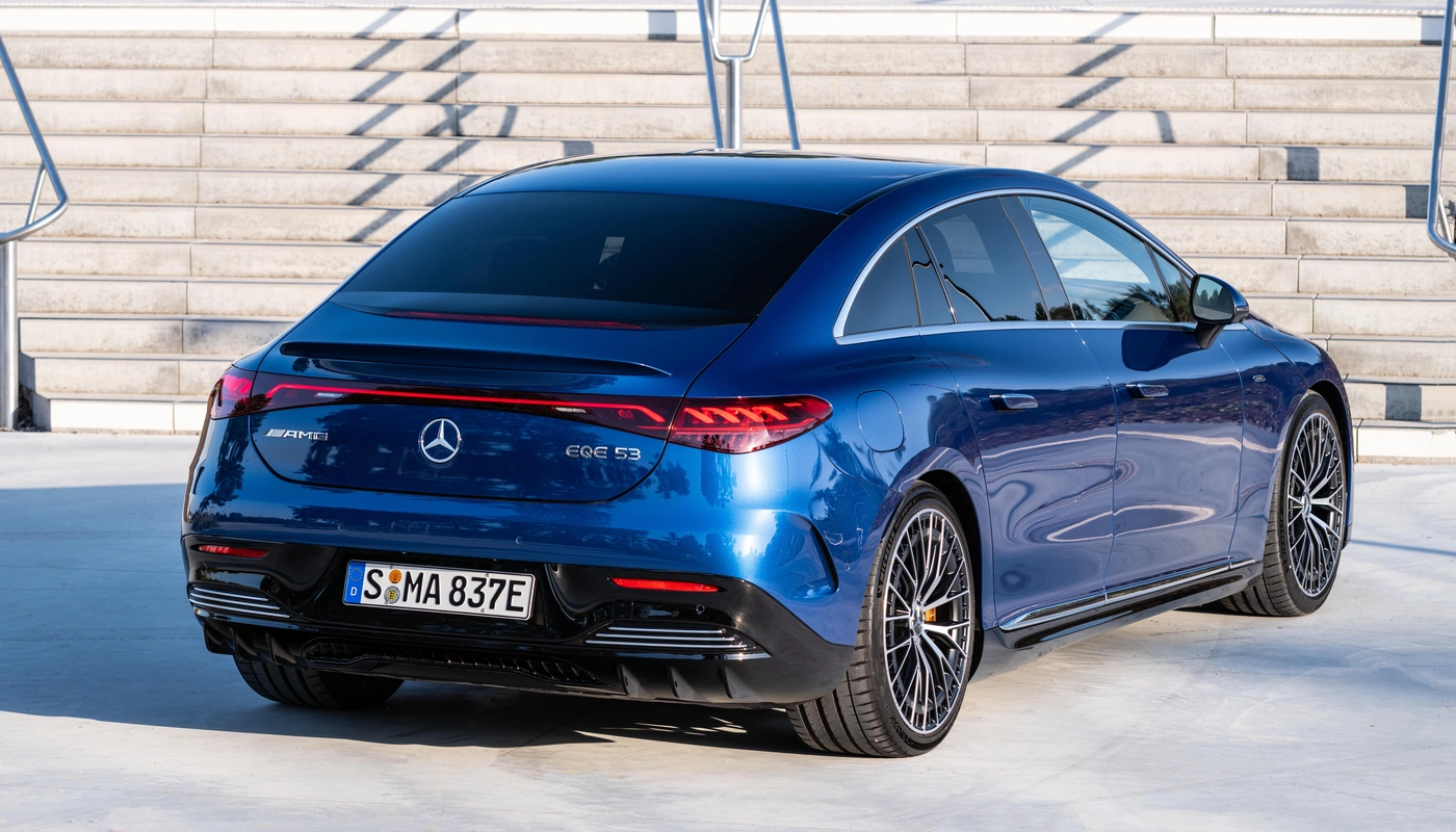 Mercedes Benz Eqe Berlina Mercedes Amg 53 4matic - Contexto Entorno Real Contexto Aparcado Exterior Trasera Exterior Trasera Izquierda