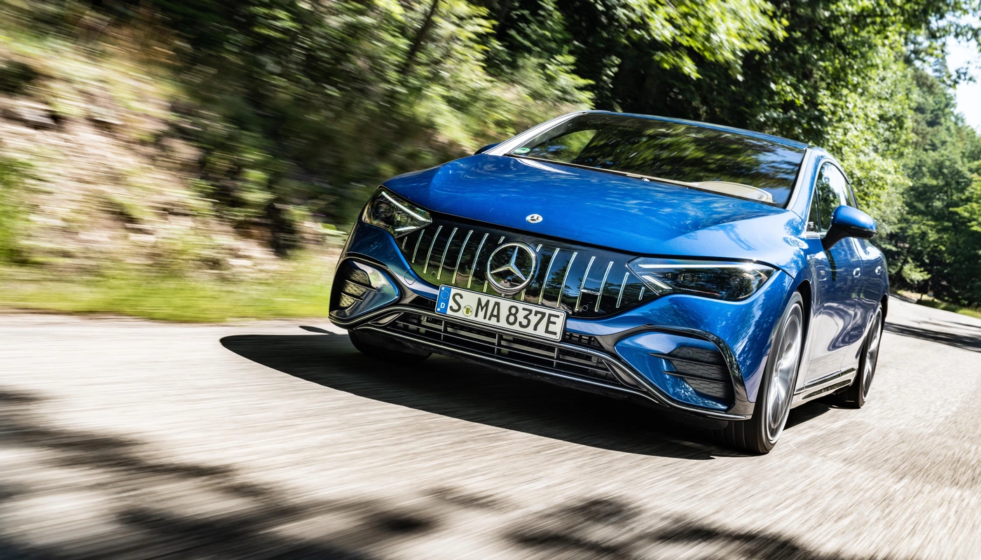 Mercedes Benz Eqe Berlina Mercedes Amg 53 4matic - Contexto Entorno Real Contexto Conduciendo Exterior Frontal