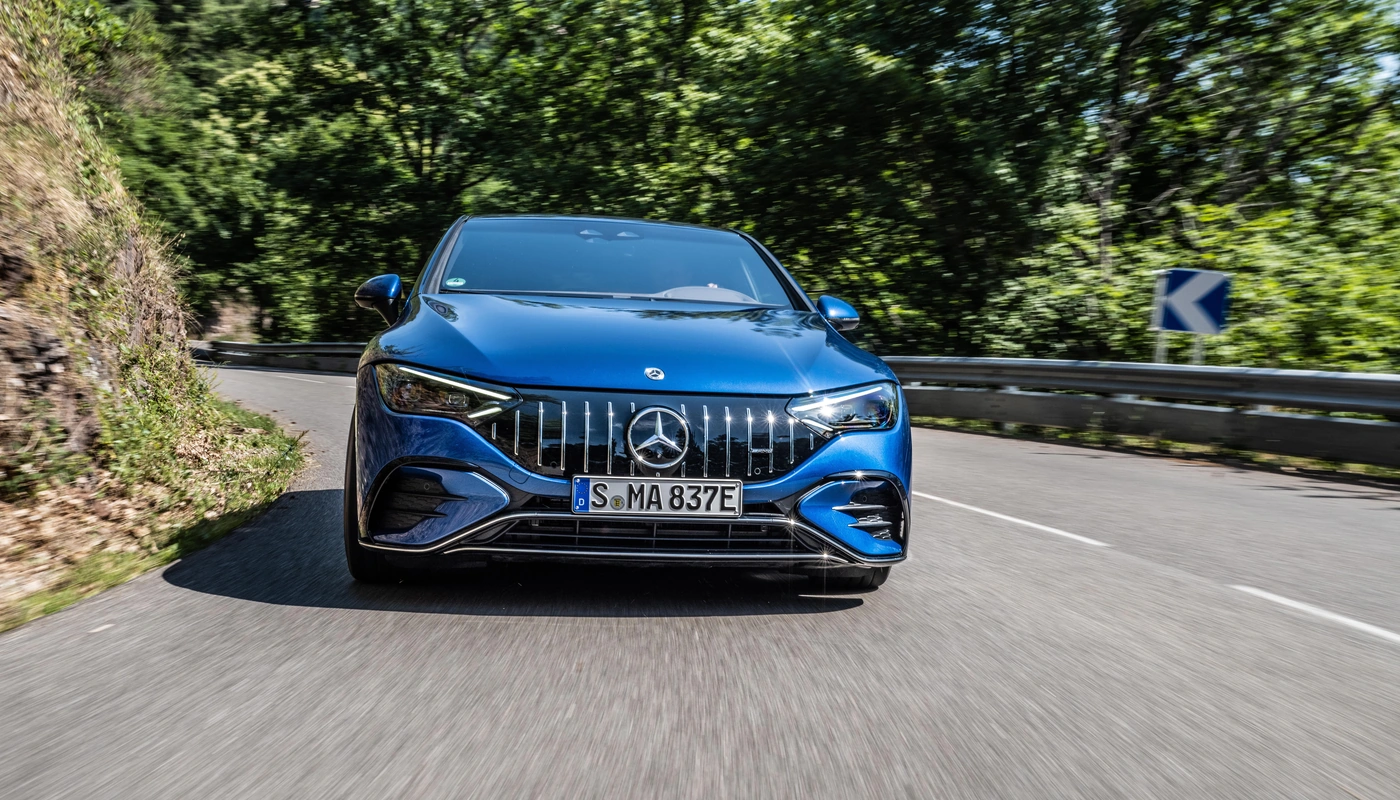 Mercedes Benz Eqe Berlina Mercedes Amg 53 4matic - Contexto Entorno Real Contexto Conduciendo Exterior Frontal