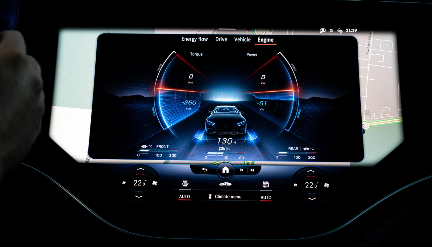 Mercedes Benz Eqe Berlina Mercedes Amg 53 4matic - Interior Pantalla Central