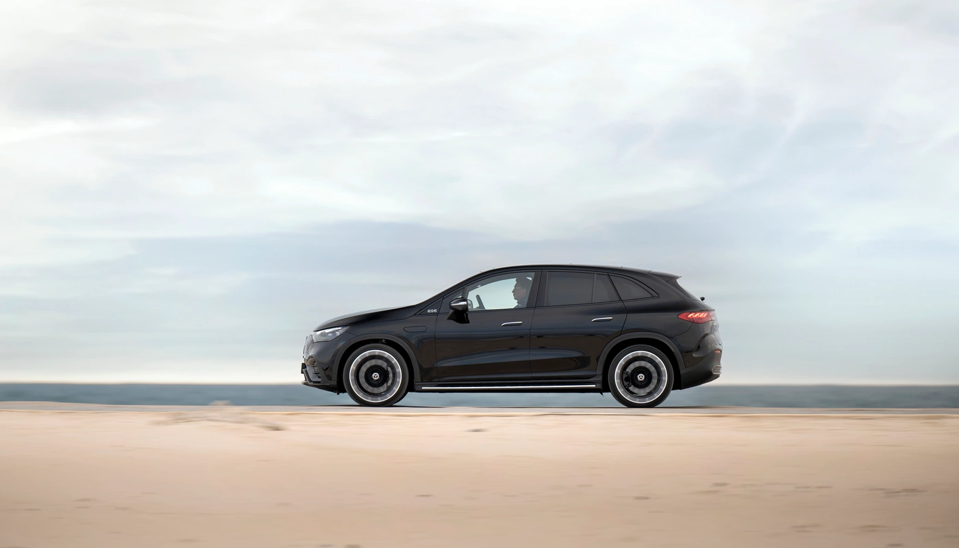 Mercedes Benz Eqe Suv 350 4matic - Contexto Entorno Real Contexto Conduciendo Exterior Lateral Izquierda