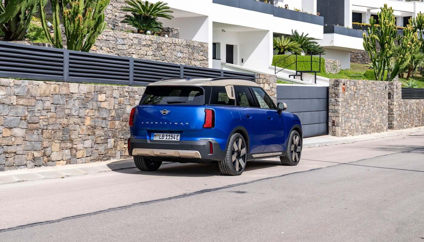 Mini Countryman E - Contexto Entorno Real Contexto Aparcado Exterior Trasera Izquierda