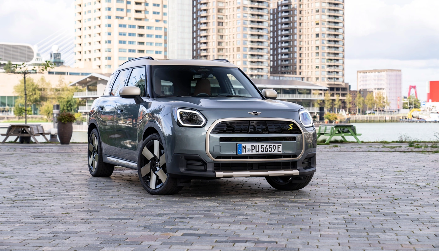Mini Countryman Se All4 - Contexto Entorno Real Contexto Aparcado Exterior Frontal Derecha