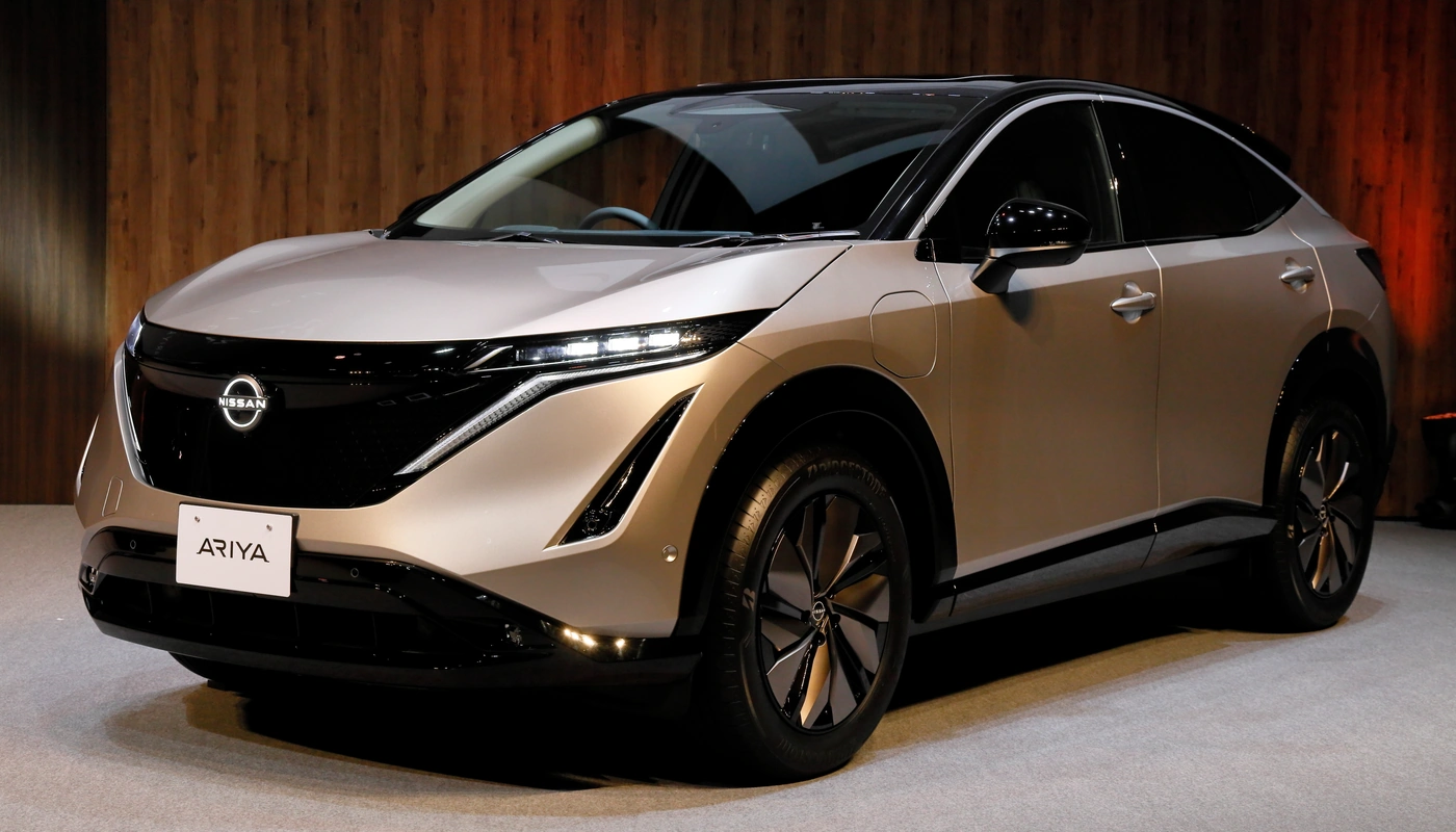 Nissan Ariya Evolve - Contexto Entorno Real Contexto Aparcado Exterior Frontal Izquierda