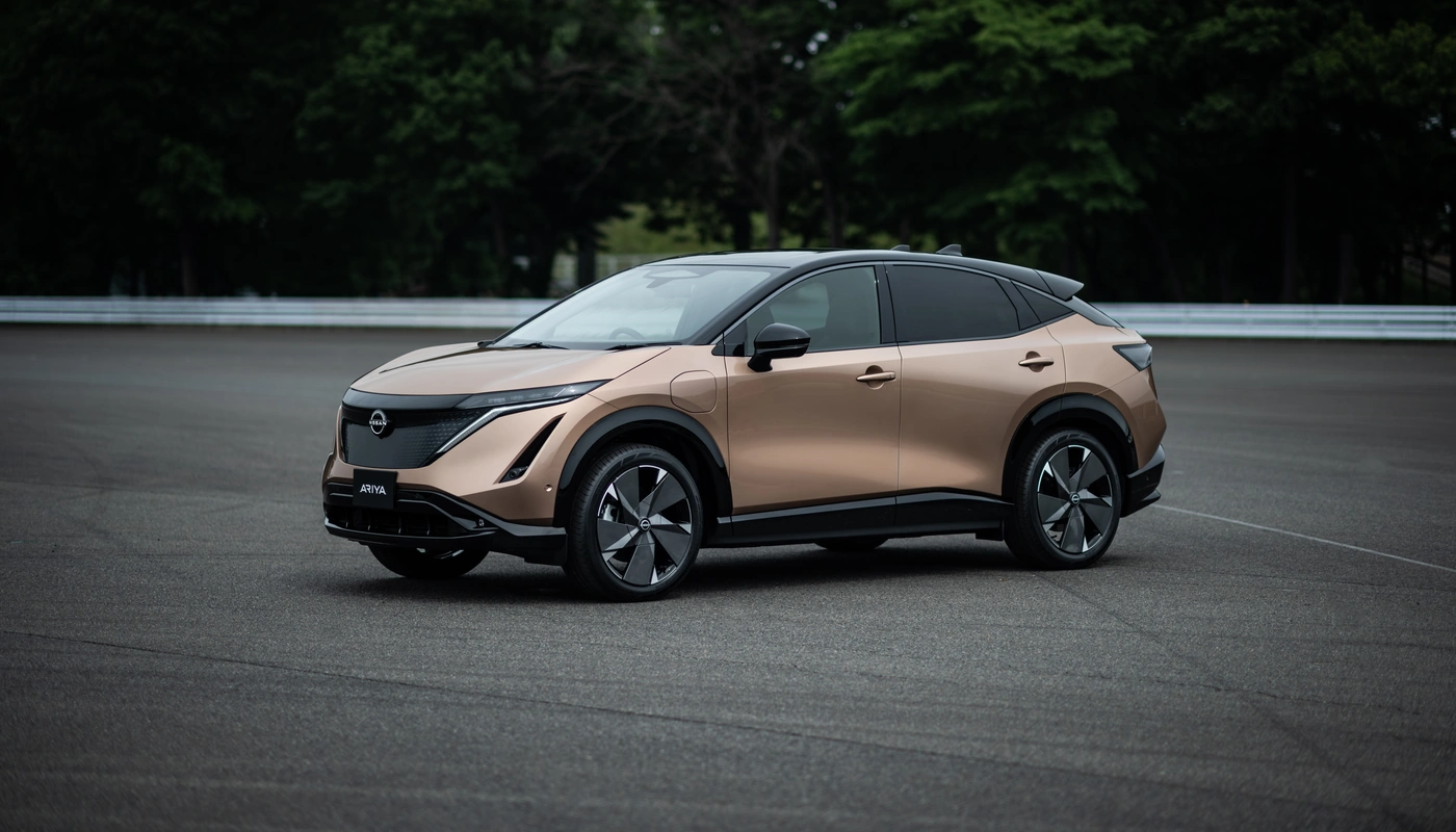 Nissan Ariya Evolve - Contexto Entorno Real Contexto Aparcado Exterior Lateral Izquierda