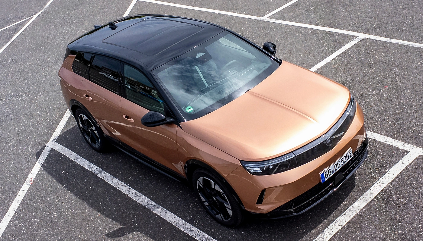 Opel Grandland Edition - Contexto Entorno Real Contexto Aparcado Exterior Frontal Derecha Exterior Superior