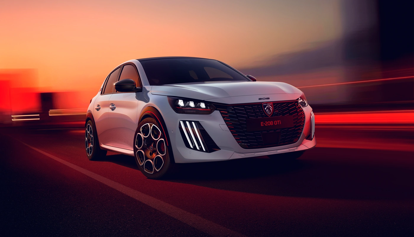Peugeot E 208 Gti - Contexto Estudio Contexto Conduciendo Exterior Frontal Derecha