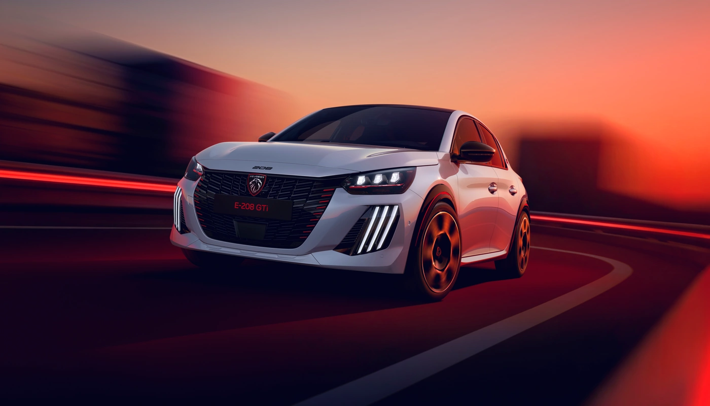 Peugeot E 208 Gti - Contexto Estudio Contexto Conduciendo Exterior Frontal Izquierda