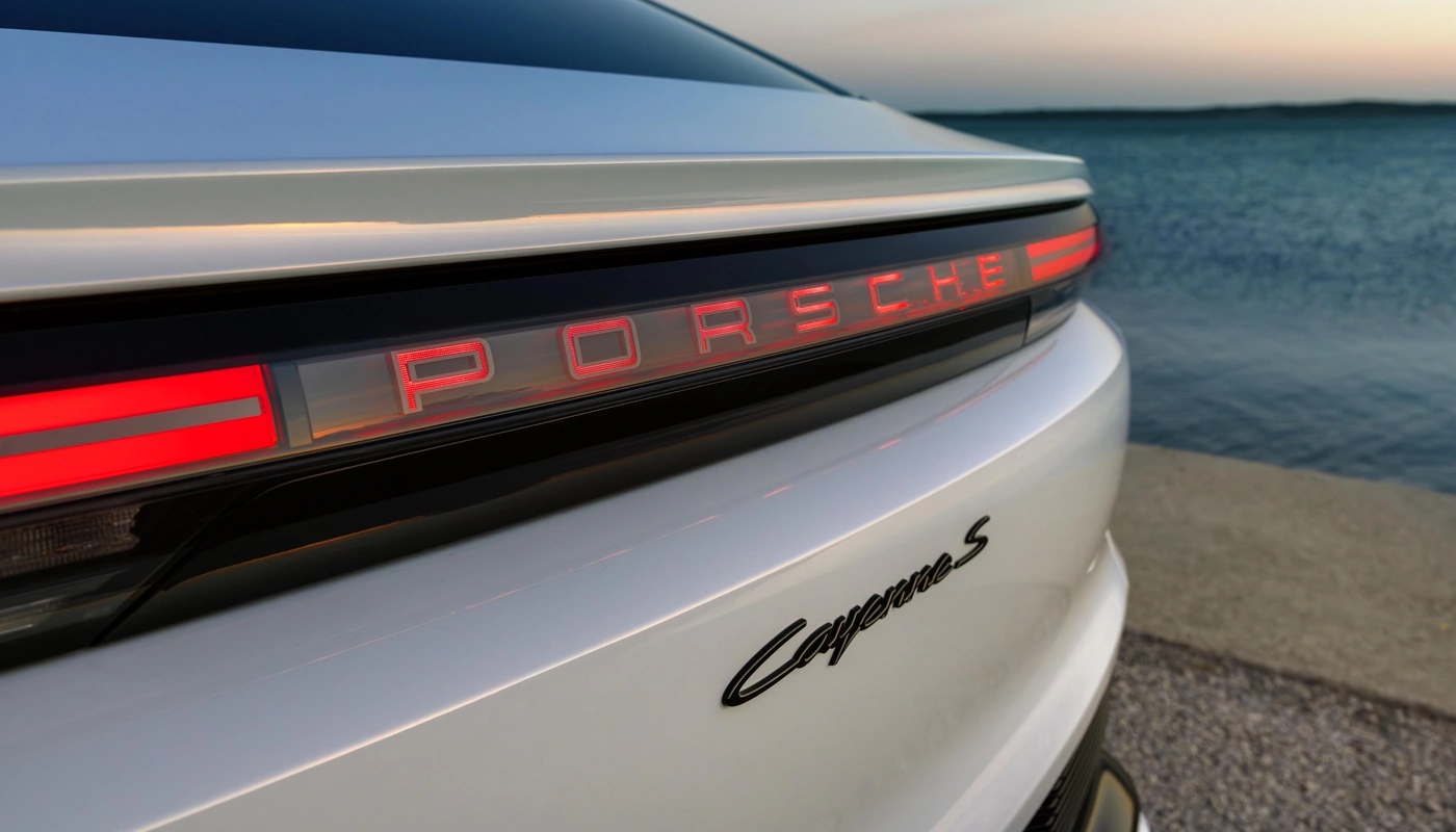 Porsche Cayenne Coupe S Electric - Exterior Trasera Exterior Detalle
