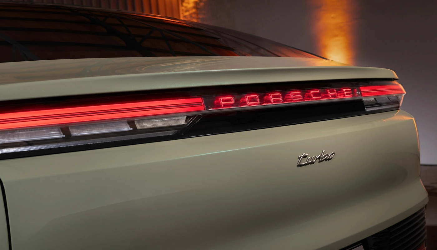 Porsche Cayenne Coupe Turbo Electric - Exterior Trasera Exterior Detalle