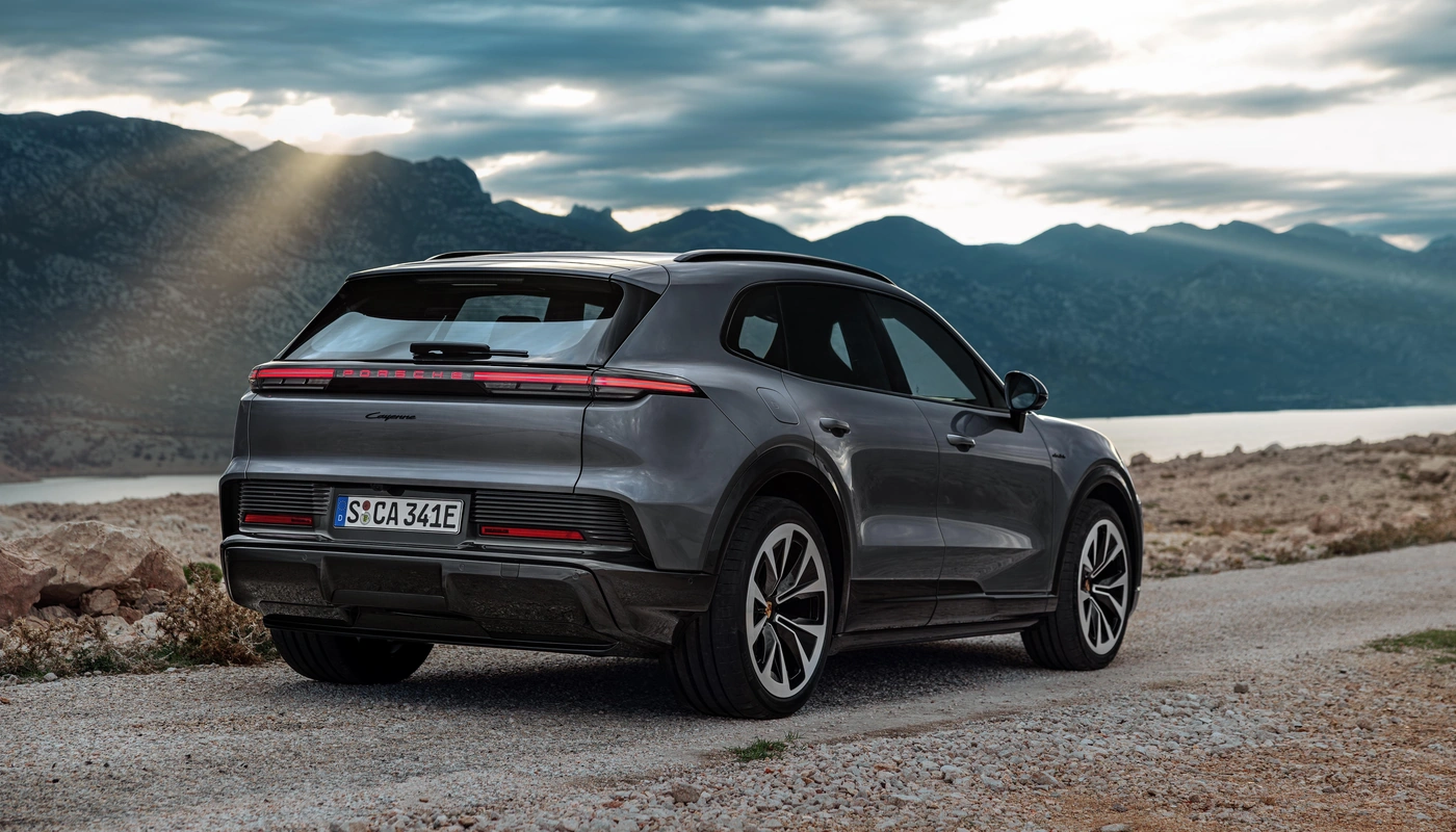 Porsche Cayenne Electric - Contexto Entorno Real Contexto Aparcado Exterior Trasera Izquierda