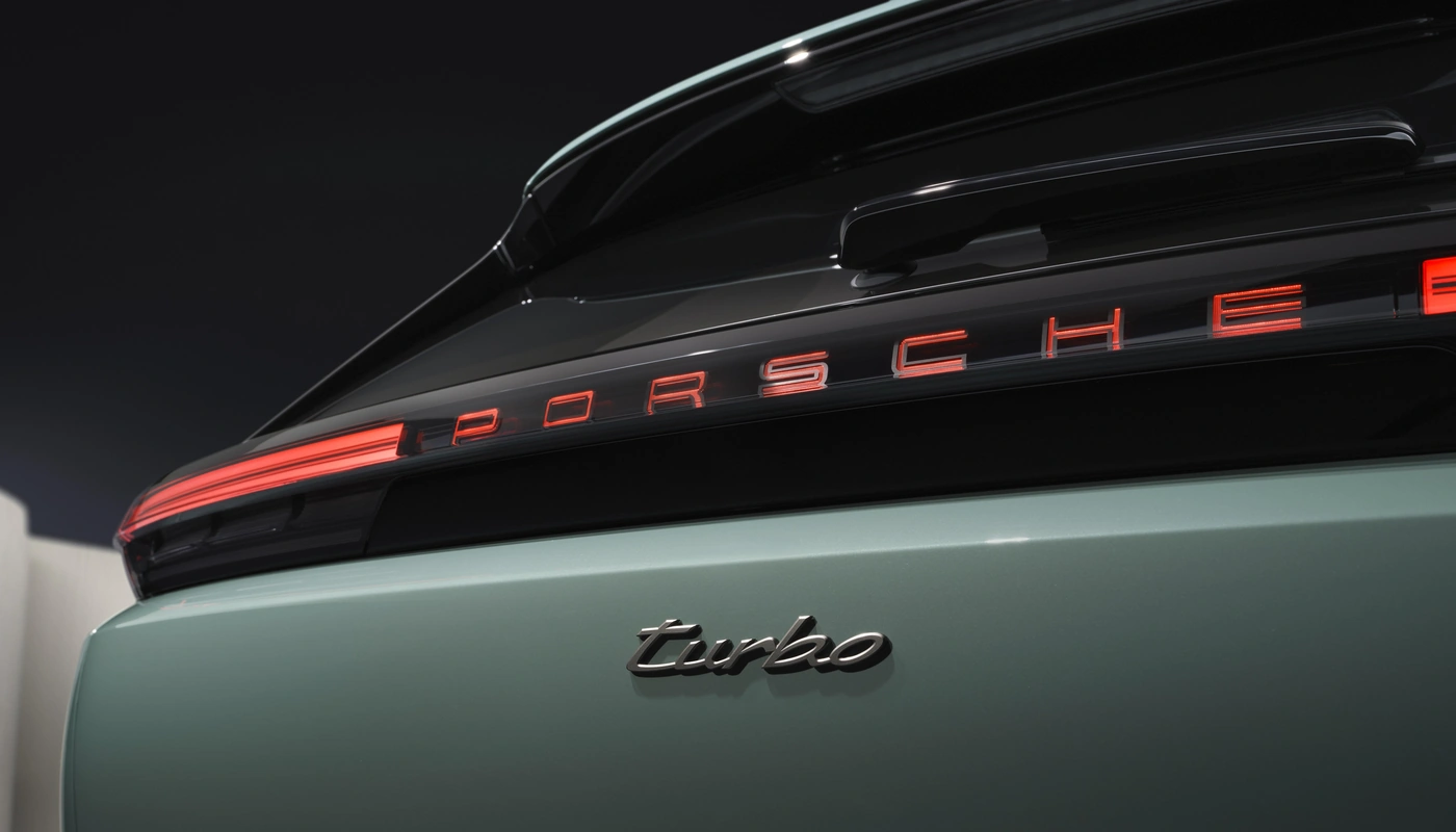 Porsche Cayenne Turbo Electric - Exterior Trasera Exterior Detalle