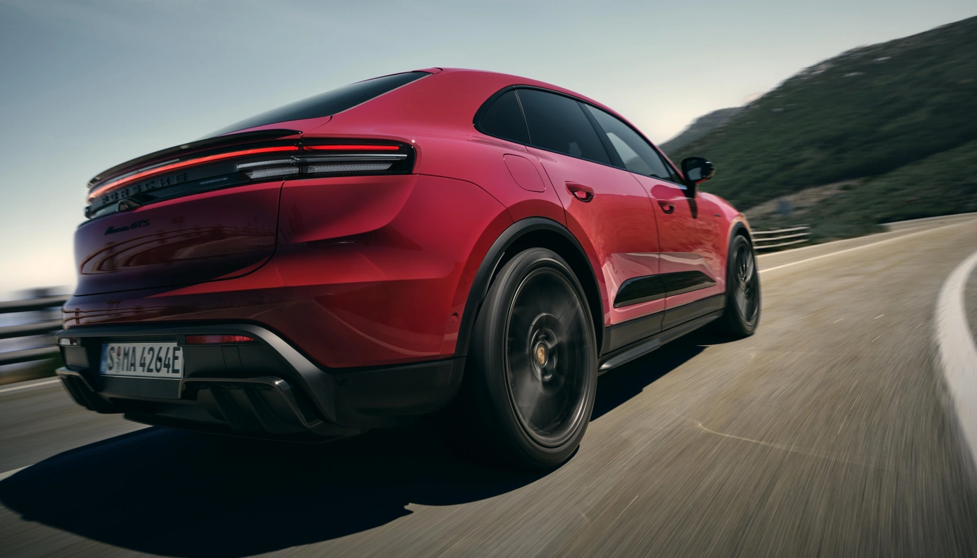 Porsche Macan Gts - Contexto Entorno Real Contexto Conduciendo Exterior Trasera Izquierda