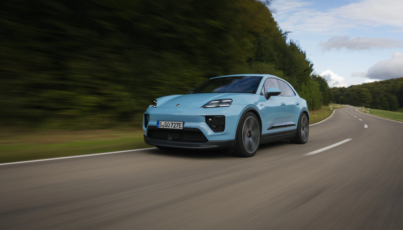 Porsche Macan Standard - Contexto Entorno Real Contexto Conduciendo Exterior Frontal Izquierda