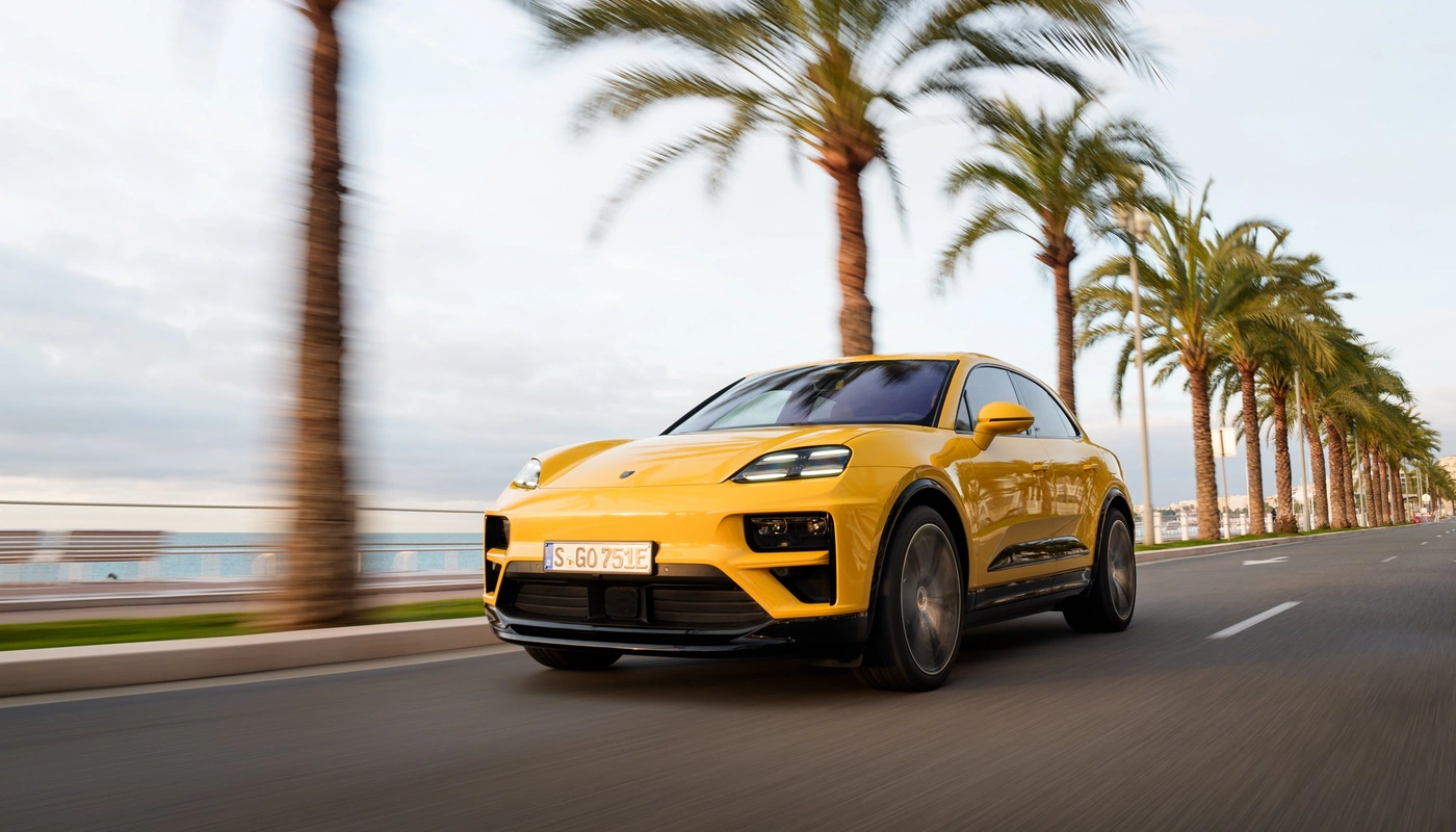 Porsche Macan Turbo - Contexto Entorno Real Contexto Conduciendo Exterior Frontal Izquierda