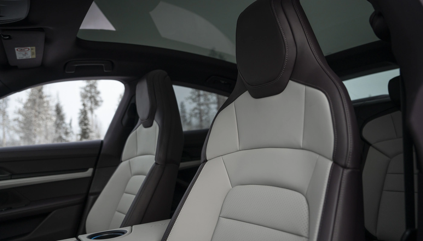 Porsche Taycan 4 - Interior Asientos Delanteros