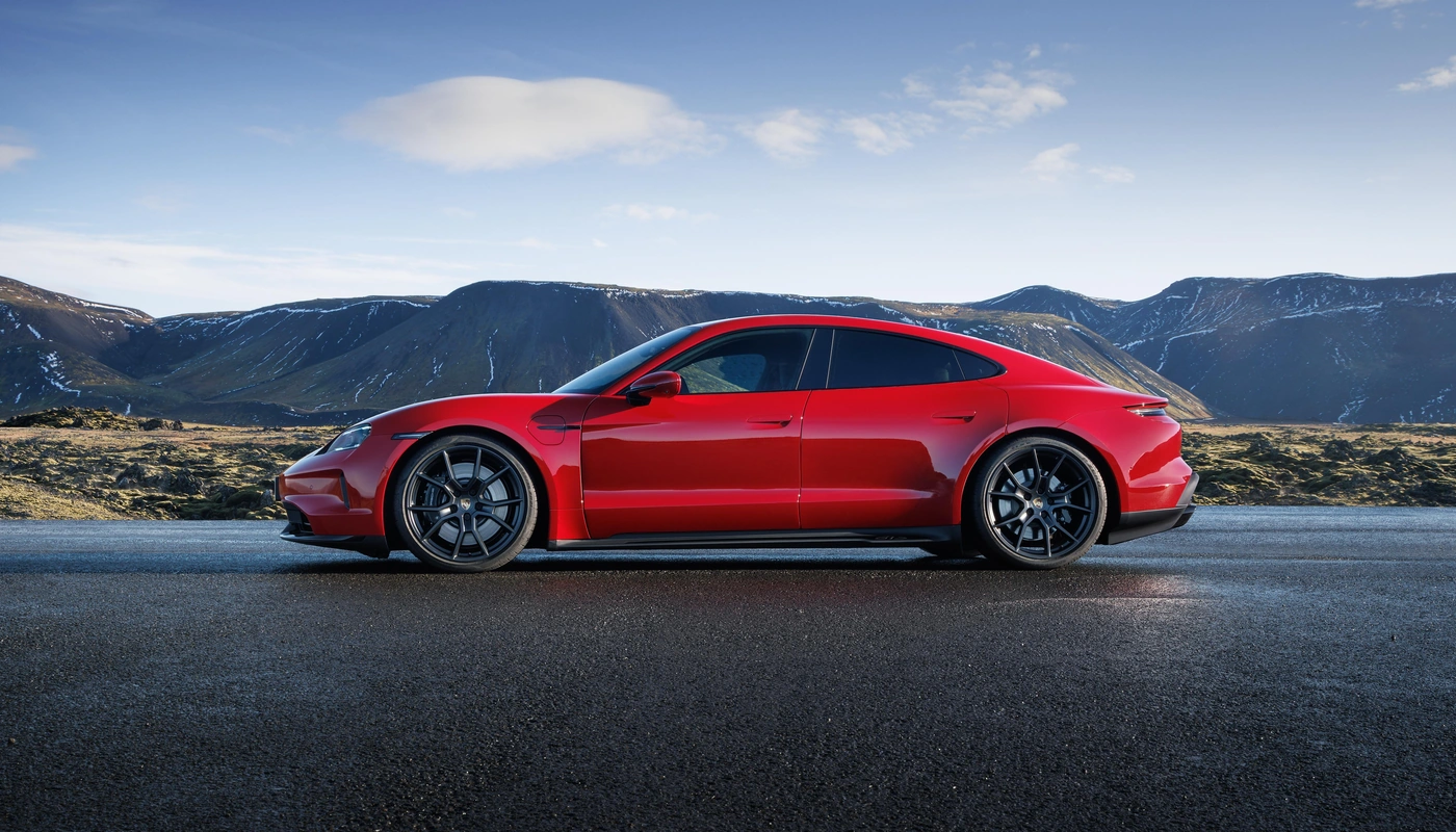 Porsche Taycan Gts - Contexto Entorno Real Contexto Aparcado Exterior Lateral Izquierda