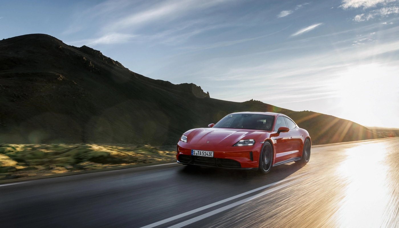 Porsche Taycan Gts - Contexto Entorno Real Contexto Conduciendo Exterior Frontal Izquierda