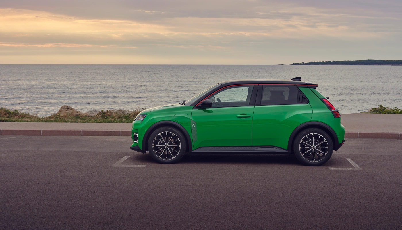 Renault 5 Techno - Contexto Entorno Real Contexto Aparcado Exterior Lateral Izquierda