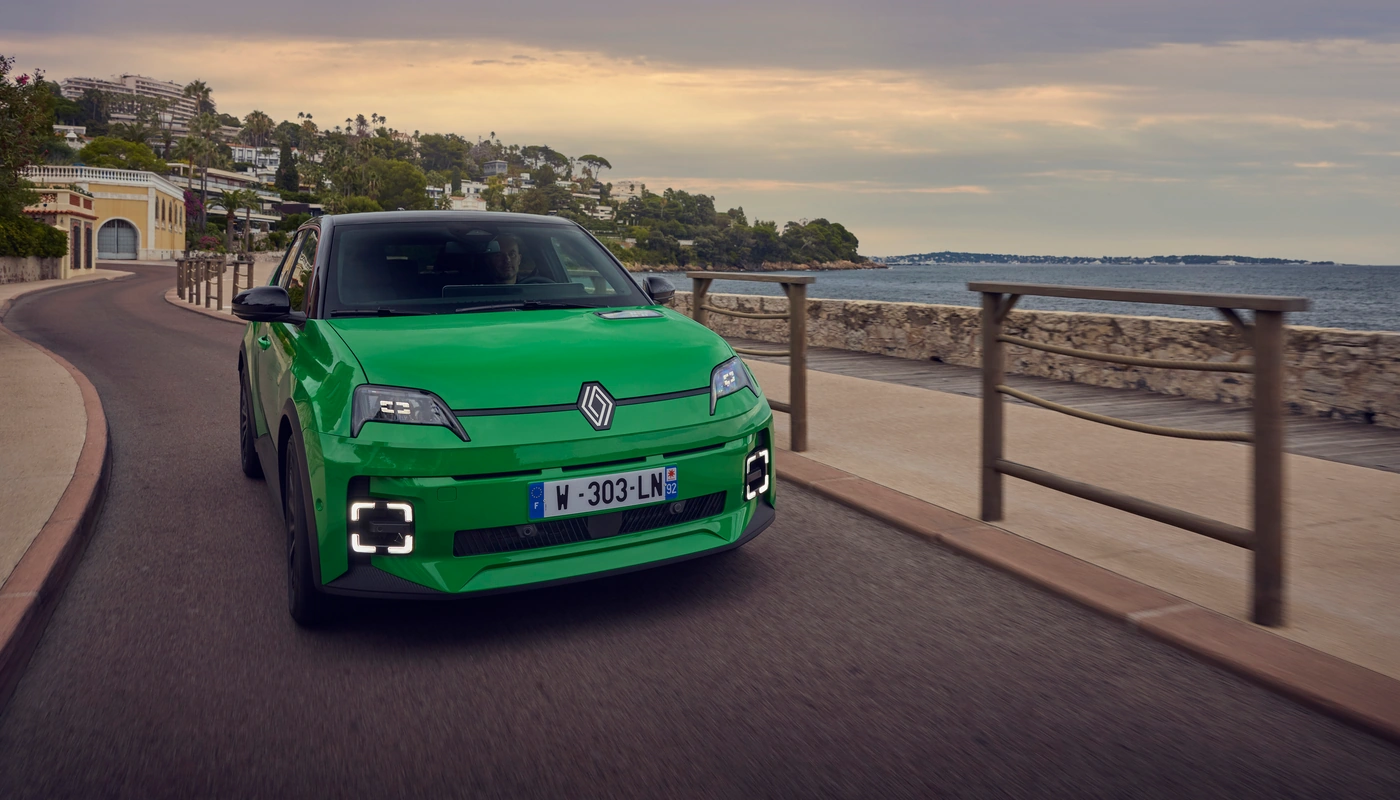 Renault 5 Techno - Contexto Entorno Real Contexto Conduciendo Exterior Frontal