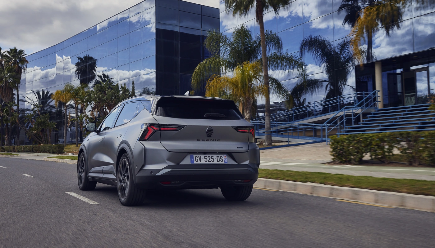 Renault Scenic Esprit Alpine - Contexto Entorno Real Contexto Conduciendo Exterior Trasera Derecha