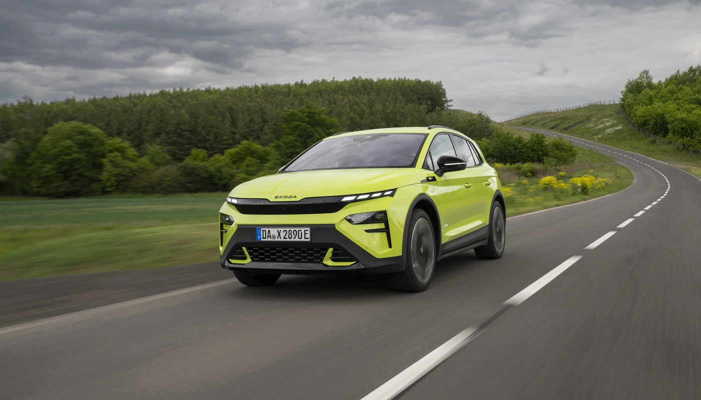 Skoda Elroq Rs - Contexto Entorno Real Contexto Conduciendo Exterior Frontal