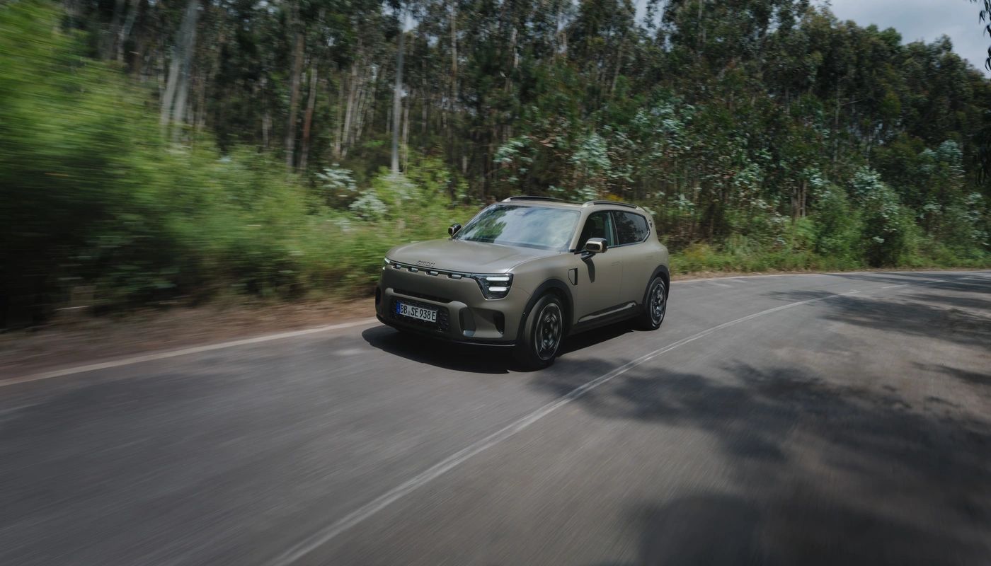 Smart 5 Summit Edition - Contexto Entorno Real Contexto Conduciendo Exterior Frontal Izquierda