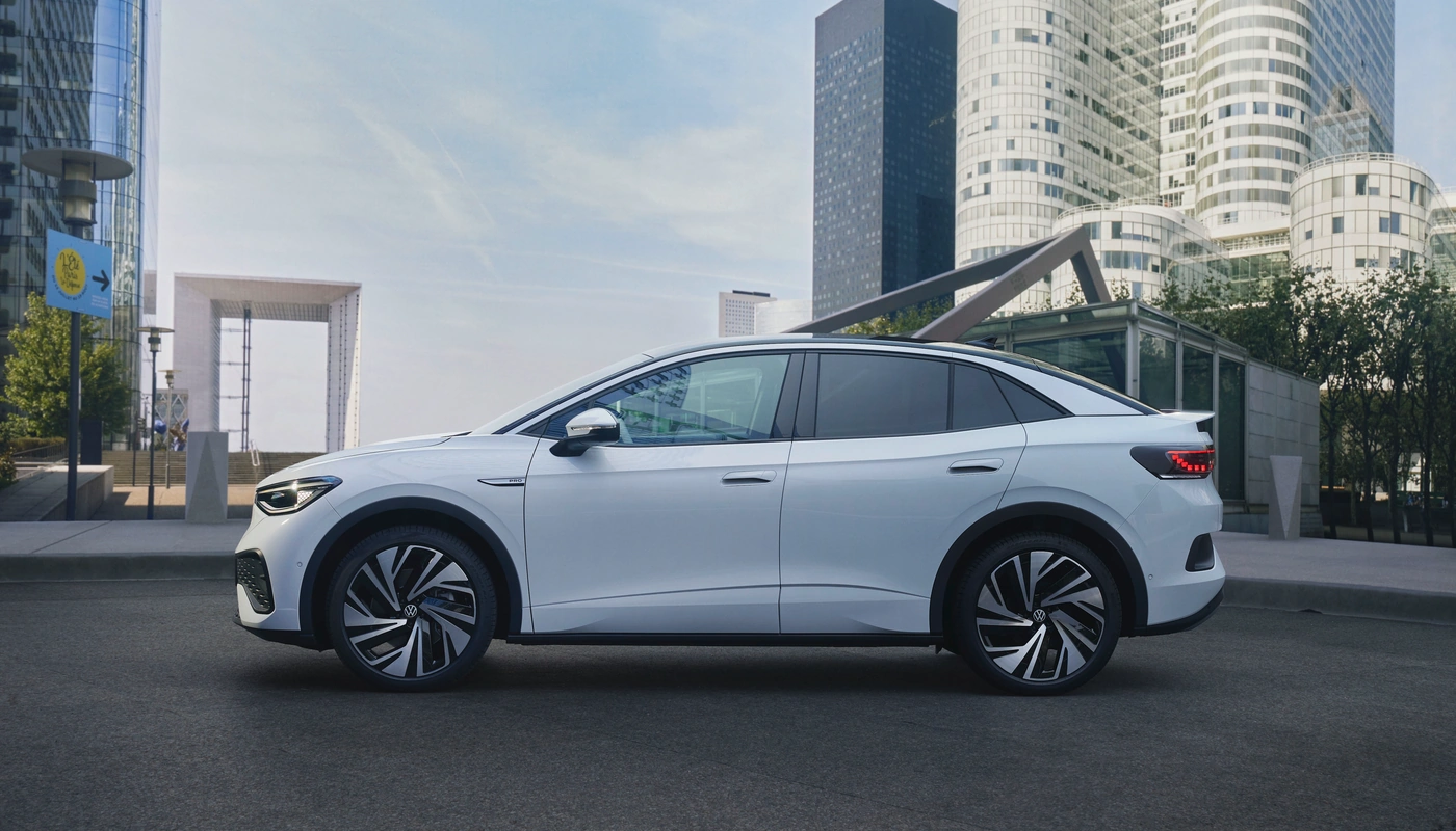 Volkswagen Id5 Pro Black - Contexto Entorno Real Contexto Aparcado Exterior Lateral Izquierda