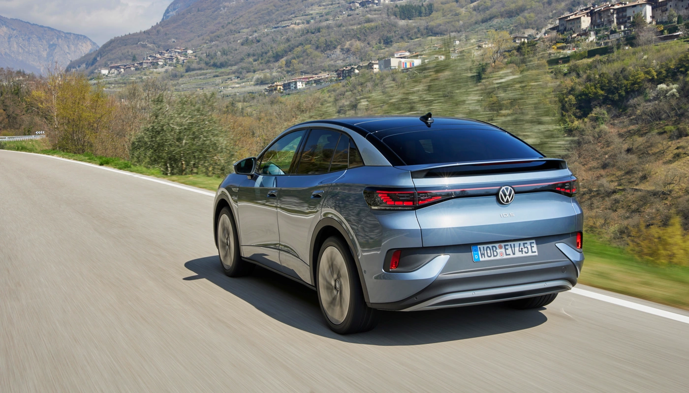 Volkswagen Id5 Pro - Contexto Conduciendo Exterior Trasera Derecha