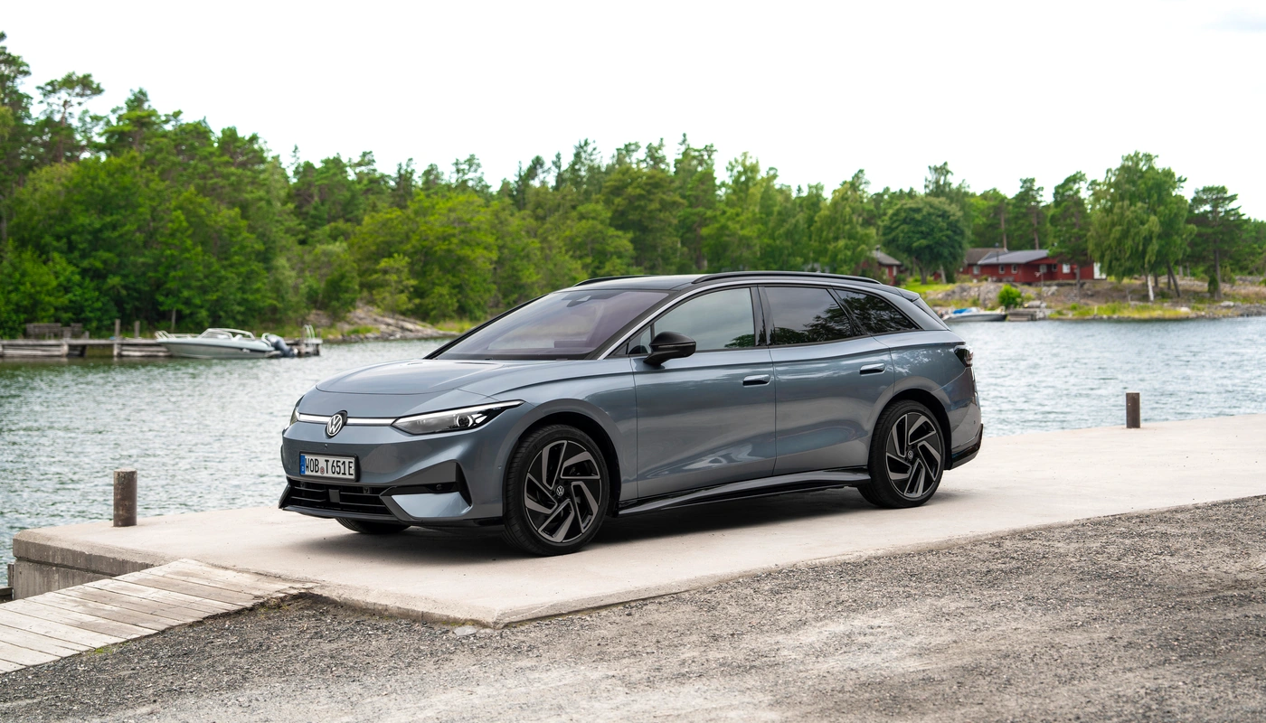 Volkswagen Id7 Tourer Pro S - Contexto Entorno Real Contexto Aparcado Exterior Lateral Izquierda