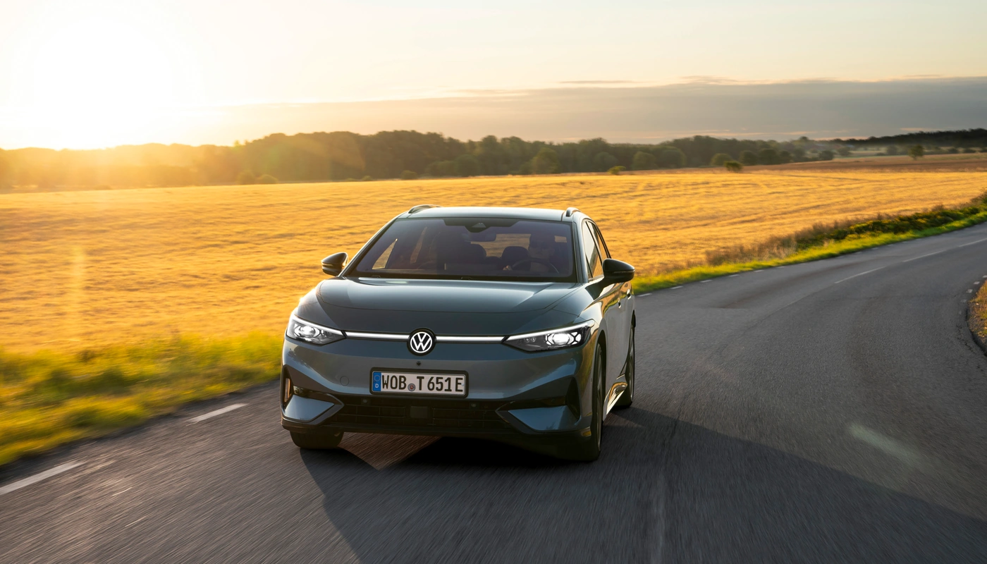 Volkswagen Id7 Tourer Pro S - Contexto Entorno Real Contexto Conduciendo Exterior Frontal