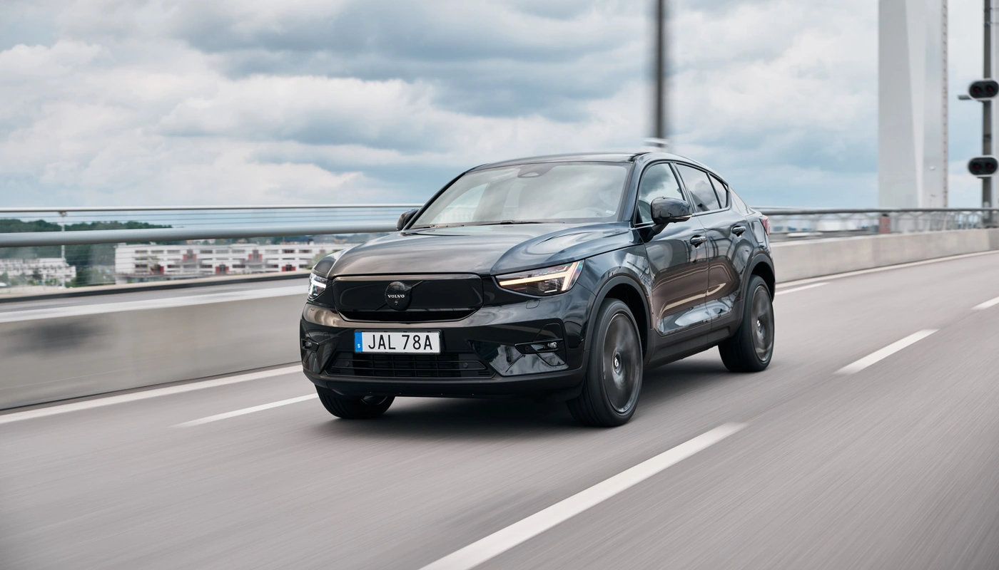 Volvo Ec40 Ultra - Contexto Entorno Real Contexto Conduciendo Exterior Frontal Izquierda