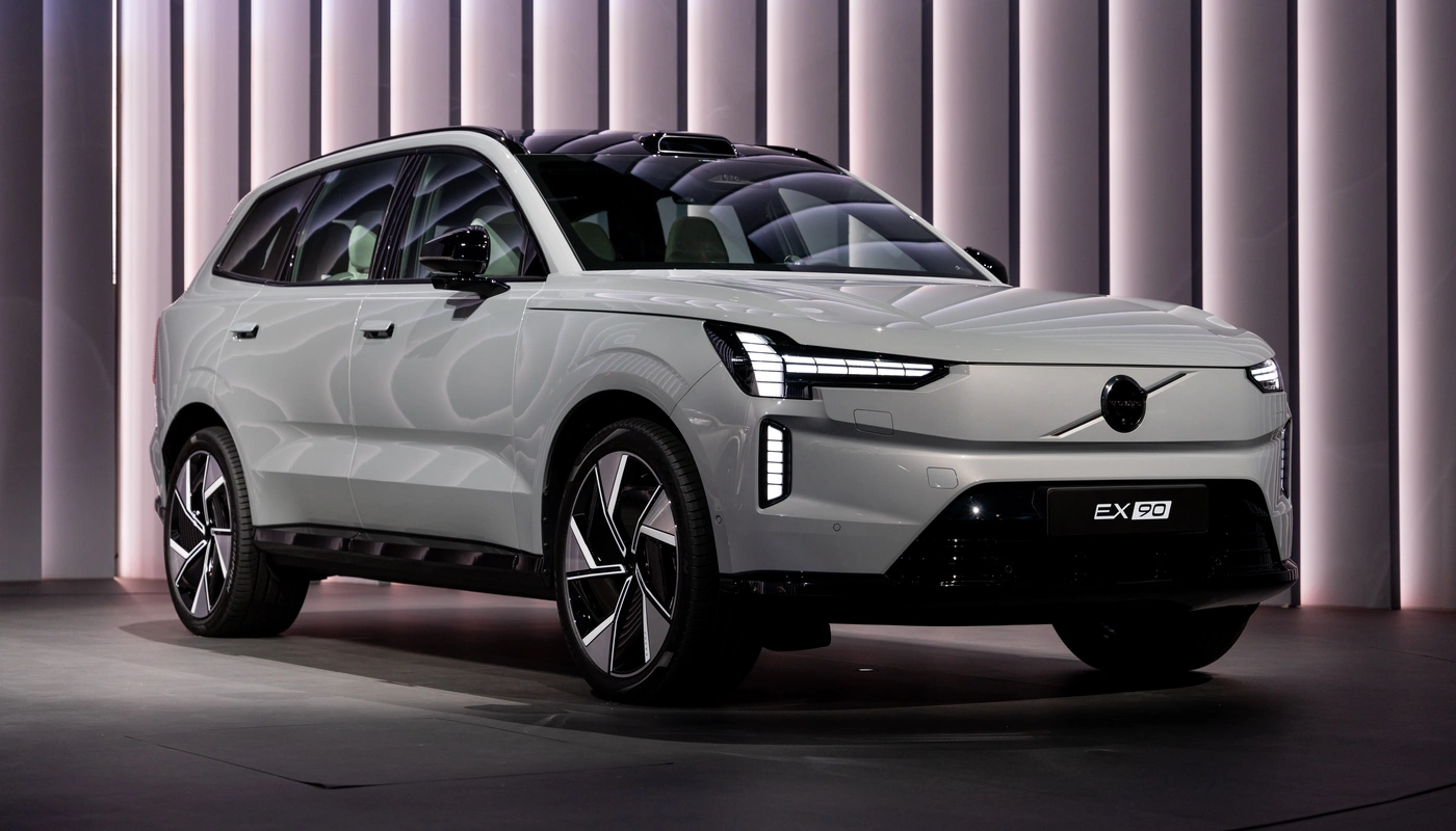 Volvo Ex90 Ultra - Contexto Aparcado Exterior Frontal Derecha